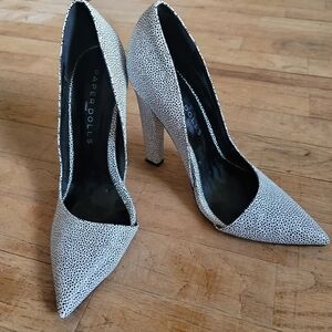 Paper Dolls ASOS,  Nissa Monochrome Stingray D'Orsay Court Heels, Size 7.5/38‎